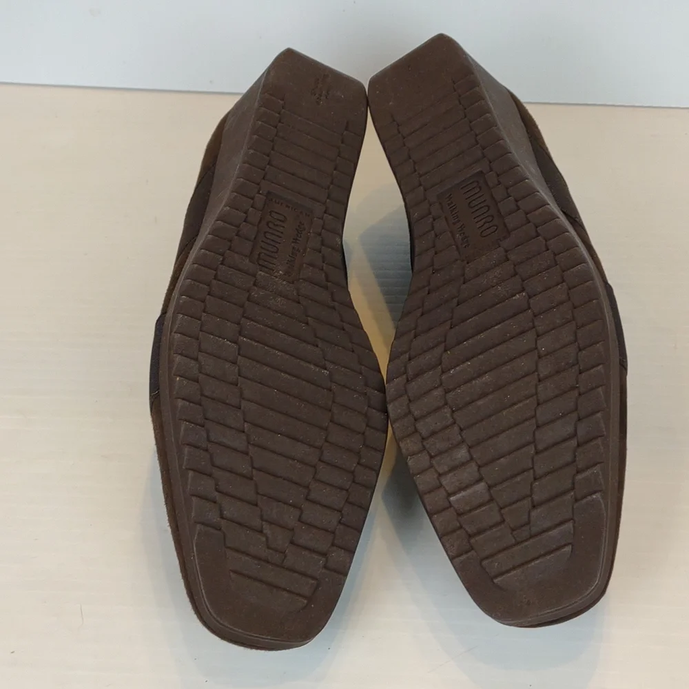 Munro American Zena Brwn Suede Slip-On Walking Wedge Black Elastic Crossing Gore